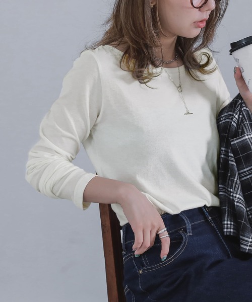n'OrLABEL（ノアールレーベル）の「『シンプルきれいめネックゆるっとロンT』（Tシャツ/カットソー・レディース・ホワイト/ブラック/ネイビー/カーキ/イエロー/ブルー/アイボリー/モカ/スモークピンク/グレイッシュベージュ/チャコール/プラム/ワイン/サンドベージュ/ロイヤルブルー/グリーン/グレイッシュブルー・LL/M/L）」の2枚目の写真