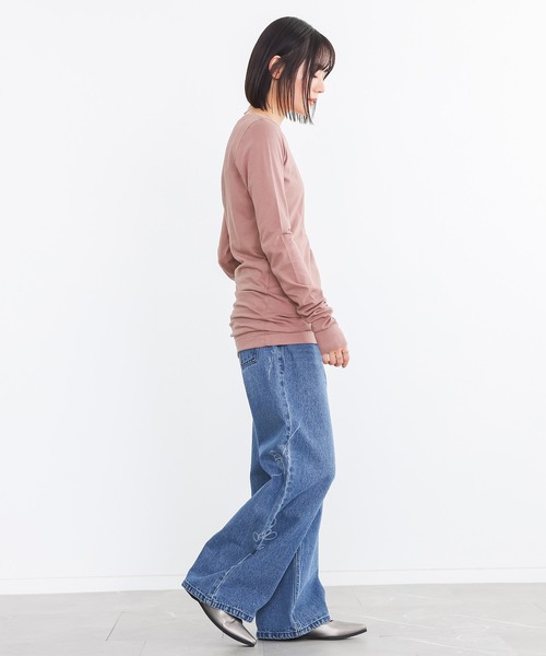n'OrLABEL（ノアールレーベル）の「『シンプルきれいめネックゆるっとロンT』（Tシャツ/カットソー・レディース・ホワイト/ブラック/ネイビー/カーキ/イエロー/ブルー/アイボリー/モカ/スモークピンク/グレイッシュベージュ/チャコール/プラム/ワイン/サンドベージュ/ロイヤルブルー/グリーン/グレイッシュブルー・LL/M/L）」の21枚目の写真