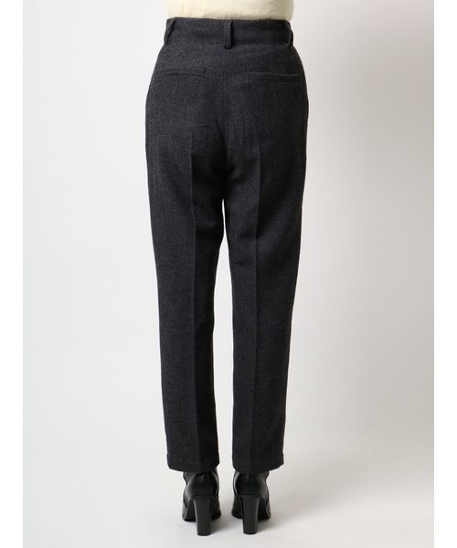 Ungrid(アングリッド)の「ヘリンボーンタックパンツ(その他パンツ・レディース・チャコールグレー/ブラウン・SMALL/MEDIUM)」の14枚目の写真