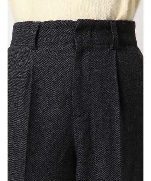 Ungrid(アングリッド)の「ヘリンボーンタックパンツ(その他パンツ・レディース・チャコールグレー/ブラウン・SMALL/MEDIUM)」の7枚目の写真