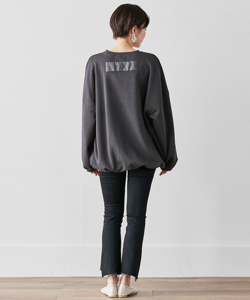 MEDE19F(メデジュウキュウ)の「MEDE19F オーバーサイズスウェット(スウェット・レディース・ラベンダー/チャコール・MEDIUM/LARGE/X-LARGE)」の6枚目の写真