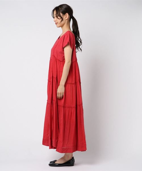 Emma Taylor（エマテイラー）の「エンブロイダリーレースティアードドレス（ワンピース・レディース・ブラック/レッド/オフホワイト・FREE）」の4枚目の写真