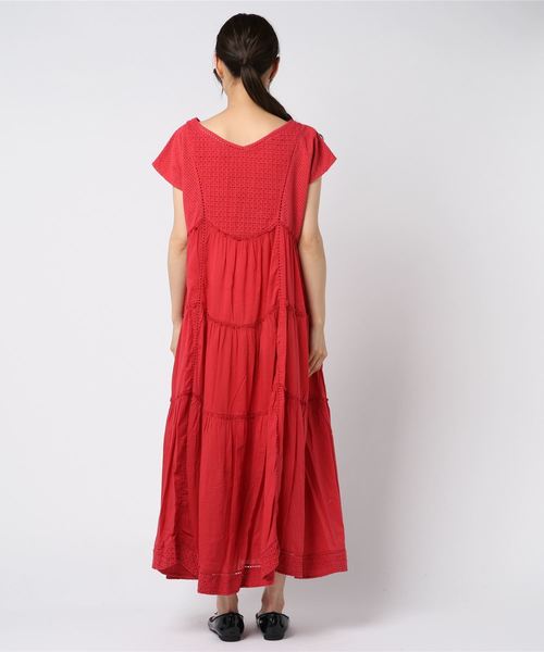 Emma Taylor（エマテイラー）の「エンブロイダリーレースティアードドレス（ワンピース・レディース・ブラック/レッド/オフホワイト・FREE）」の5枚目の写真