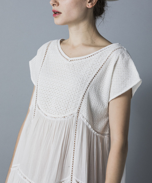 Emma Taylor（エマテイラー）の「エンブロイダリーレースティアードドレス（ワンピース・レディース・ブラック/レッド/オフホワイト・FREE）」の8枚目の写真