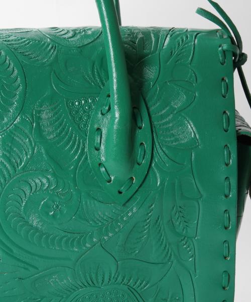 GRACE CONTINENTAL（グレースコンチネンタル）の「Maestra M（ハンドバッグ・レディース・カーキ/ブルー/グレー/ダークブラウン/レッド/ブラック/ベージュ/ホワイト/イエロー/ブラウン系その他/ゴールド/キナリ/ミント/ブロンズ/ピンク/パープル/ピンクゴールド/グリーン・FREE）」の16枚目の写真