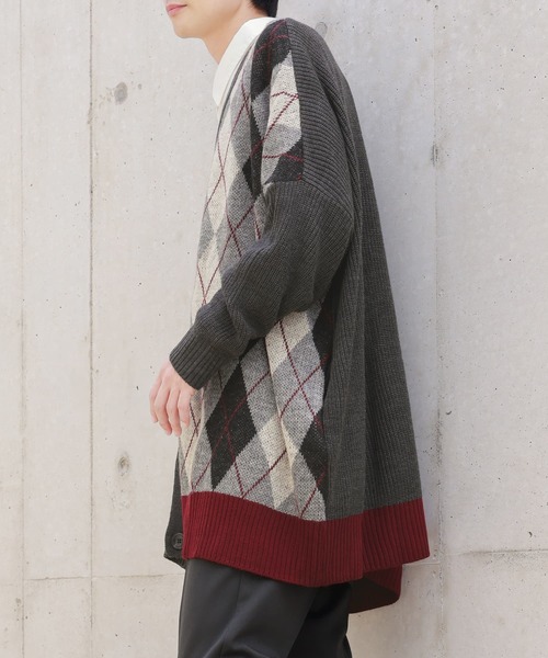 kOhAKU（コハク）の「『アシメアーガイル柄ニットカーディガン』（カーディガン/ボレロ・レディース・チャコールグレー・1/2）」の5枚目の写真