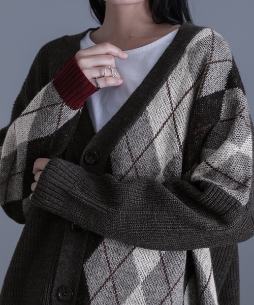 kOhAKU（コハク）の「『アシメアーガイル柄ニットカーディガン』（カーディガン/ボレロ・レディース・チャコールグレー・1/2）」の14枚目の写真