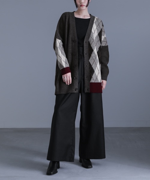 kOhAKU（コハク）の「『アシメアーガイル柄ニットカーディガン』（カーディガン/ボレロ・レディース・チャコールグレー・1/2）」の9枚目の写真