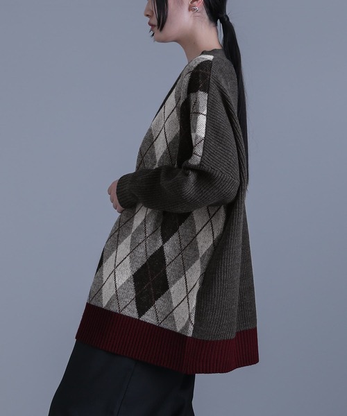 kOhAKU（コハク）の「『アシメアーガイル柄ニットカーディガン』（カーディガン/ボレロ・レディース・チャコールグレー・1/2）」の6枚目の写真