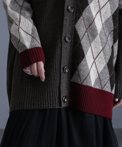 kOhAKU（コハク）の「『アシメアーガイル柄ニットカーディガン』（カーディガン/ボレロ・レディース・チャコールグレー・1/2）」の18枚目の写真