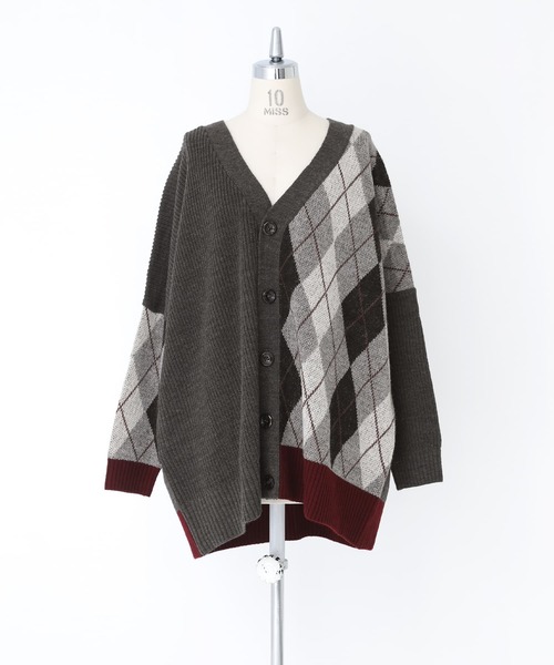 kOhAKU（コハク）の「『アシメアーガイル柄ニットカーディガン』（カーディガン/ボレロ・レディース・チャコールグレー・1/2）」の20枚目の写真