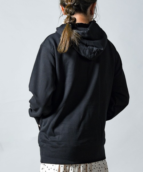 United Athle(ユナイテッドアスレ)の「2-【UA -ユナイテッドアスレ-】10oz SWEAT パーカー 無地/絶妙なワイドシルエット/オーバーサイズ プルオーバー パーカー / レディース メンズ パーカー/ 10.0oz /パーカー(パーカー・レディース・ライトピンク/ブラック/レッド/パープル/オリーブ/ミックスグレー・SMALL/MEDIUM/LARGE/X-LARGE/XX-LARGE)」の21枚目の写真