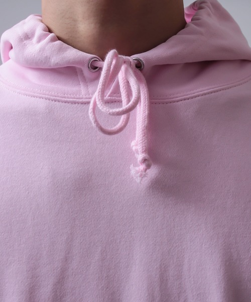 United Athle(ユナイテッドアスレ)の「2-【UA -ユナイテッドアスレ-】10oz SWEAT パーカー 無地/絶妙なワイドシルエット/オーバーサイズ プルオーバー パーカー / レディース メンズ パーカー/ 10.0oz /パーカー(パーカー・レディース・ライトピンク/ブラック/レッド/パープル/オリーブ/ミックスグレー・SMALL/MEDIUM/LARGE/X-LARGE/XX-LARGE)」の9枚目の写真