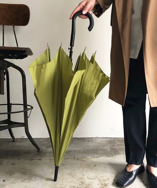 COMMON WARE（コモンウェアー）の「NT:無地耐風 アンブレラ　長傘（長傘・レディース・ブラック/ネイビー/サックスブルー/ピンク/グリーン/ローズ/ブラック系/サックスブルー系/ミント/パープル/ネイビー系/ピンクベージュ・FREE）」の3枚目の写真