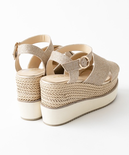 one after another NICE CLAUP（ワンアフターアナザーナイスクラップ）の「厚底クロスサンダル（サンダル・レディース・ブラック/ゴールド/アイボリー・SMALL/MEDIUM/LARGE）」の19枚目の写真