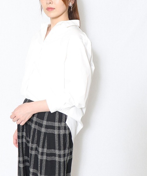 COMME CA ISM(コムサイズム)の「ベーシックシャツ(シャツ/ブラウス・レディース・ホワイト・MEDIUM/LARGE)」の1枚目の写真