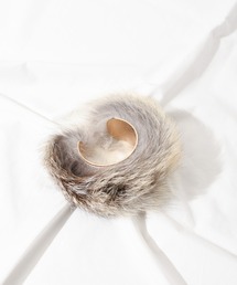 arron（アローン）の「/arron/ワイドフォックスファーバングル（バングル/リストバンド）」