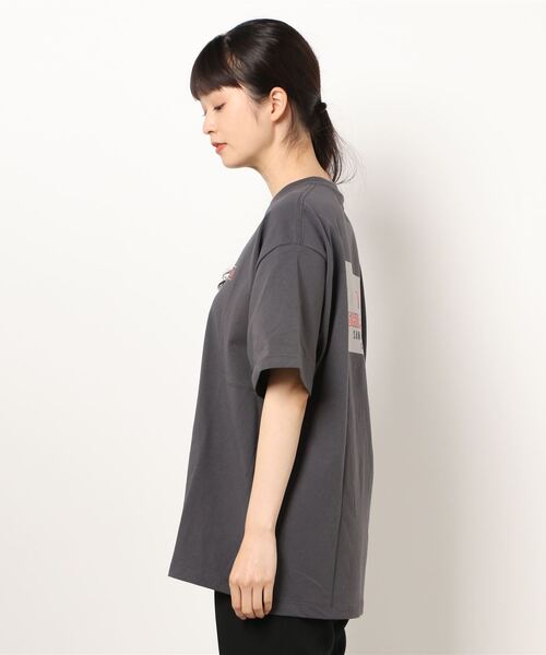 Lee（リー）の「【Lee】バックプリントＴシャツ（Tシャツ/カットソー・レディース・ベージュ/ダークグレー/ホワイト・M/L）」の6枚目の写真