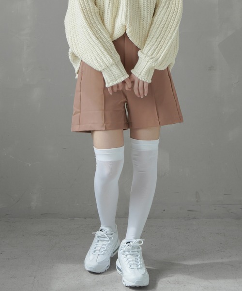 SPINNS（スピンズ）の「サラサラ生地で履き心地抜群♪ナイロン ニーハイソックス/膝上ロングソックス（ソックス/靴下・レディース・ホワイト/ブラック・ONESIZE）」の18枚目の写真