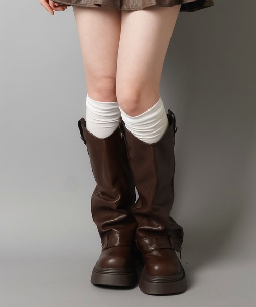 SPINNS（スピンズ）の「サラサラ生地で履き心地抜群♪ナイロン ニーハイソックス/膝上ロングソックス（ソックス/靴下・レディース・ホワイト/ブラック・ONESIZE）」の7枚目の写真