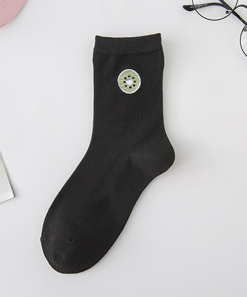 「kakko」（カッコ）の「レディース 果物ワンポイントソックス靴下 クルー丈（ソックス/靴下・レディース・ピンク/ホワイト/イエロー/レッド/ダークグリーン/ブラック・FREE）」の3枚目の写真