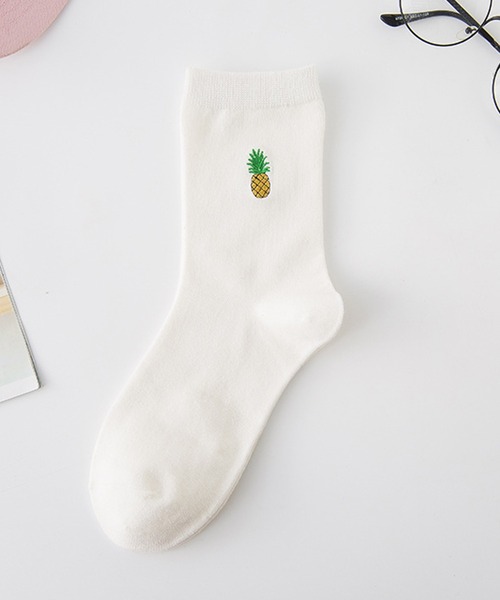 「kakko」（カッコ）の「レディース 果物ワンポイントソックス靴下 クルー丈（ソックス/靴下・レディース・ピンク/ホワイト/イエロー/レッド/ダークグリーン/ブラック・FREE）」の20枚目の写真