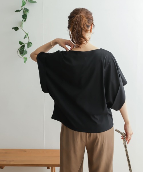 URBAN RESEARCH DOORS（アーバンリサーチドアーズ）の「変形スリーブプルオーバー（Tシャツ/カットソー・レディース・ブラック/オフホワイト/ライトベージュ・ONE）」の9枚目の写真