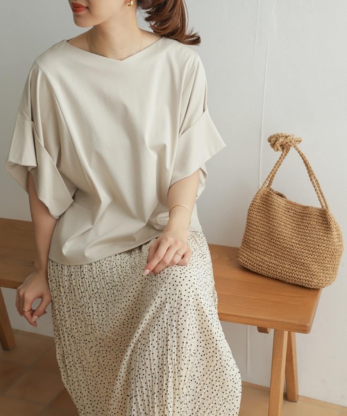 URBAN RESEARCH DOORS（アーバンリサーチドアーズ）の「変形スリーブプルオーバー（Tシャツ/カットソー・レディース・ブラック/オフホワイト/ライトベージュ・ONE）」の14枚目の写真