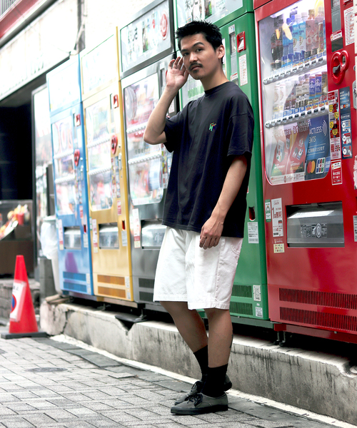 RELAXFIT(リラックスフィット)の「【RELAXFIT / リラックスフィット 】WISM 別注 RAINBOW ROGO T-SHIRT(Tシャツ/カットソー・メンズ・ホワイト/ブラック・LARGE/X-LARGE)」の3枚目の写真