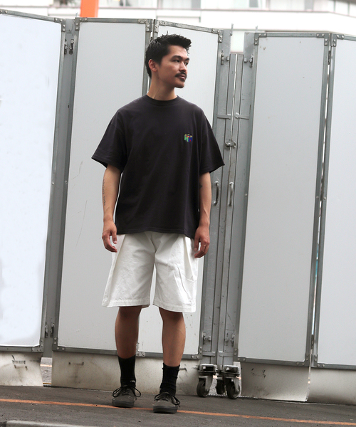 RELAXFIT(リラックスフィット)の「【RELAXFIT / リラックスフィット 】WISM 別注 RAINBOW ROGO T-SHIRT(Tシャツ/カットソー・メンズ・ホワイト/ブラック・LARGE/X-LARGE)」の4枚目の写真