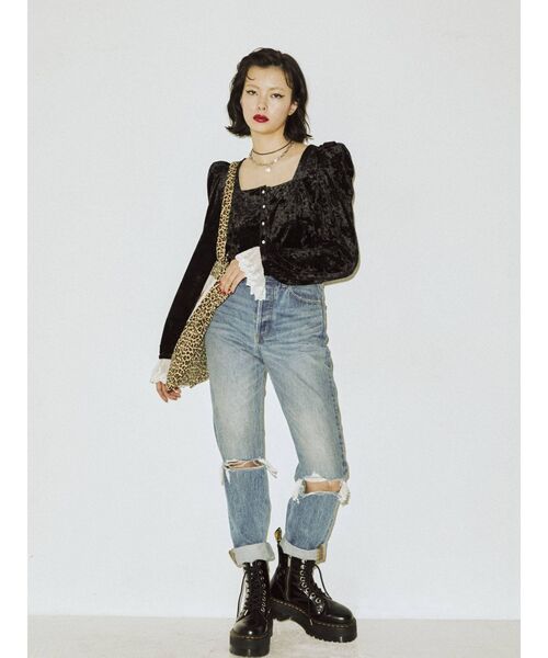 jouetie（ジュエティ）の「スクエアネックベロアブラウス（シャツ/ブラウス・レディース・ベージュ/ブラック/ブルー・MEDIUM）」の5枚目の写真