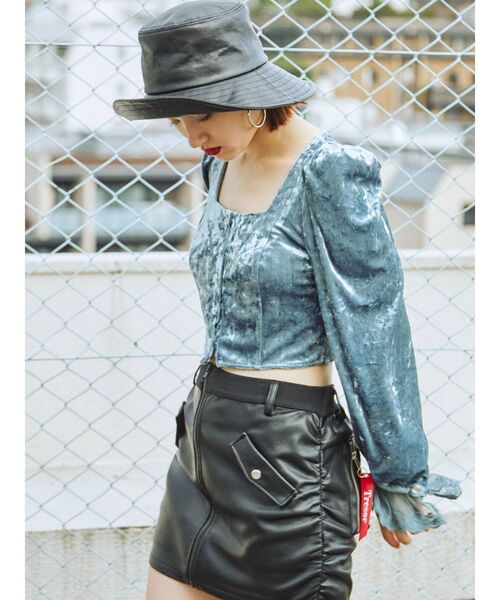 jouetie（ジュエティ）の「スクエアネックベロアブラウス（シャツ/ブラウス・レディース・ベージュ/ブラック/ブルー・MEDIUM）」の11枚目の写真