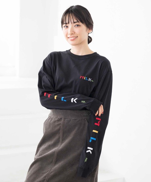 MILKFED.(ミルクフェド)の「LS TEE SLEEVE EMBROIDERED LOGO(Tシャツ/カットソー・レディース・ホワイト/ブラック/ブラウン/ライトパープル/ネイビー・ONE SIZE)」の3枚目の写真