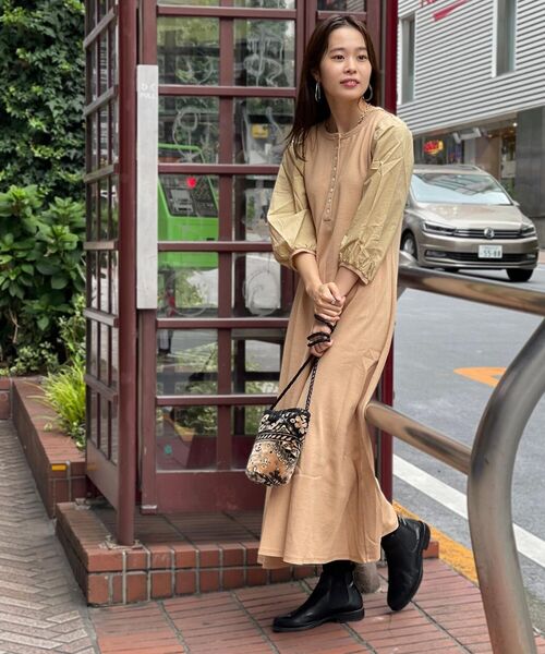 fredy emue(フレディエミュ)の「袖ボリュームドッキングロングワンピース(ワンピース・レディース・ブラック/ベージュ・36/38)」の16枚目の写真