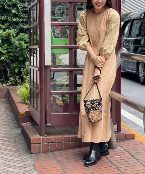 fredy emue(フレディエミュ)の「袖ボリュームドッキングロングワンピース(ワンピース・レディース・ブラック/ベージュ・36/38)」の11枚目の写真