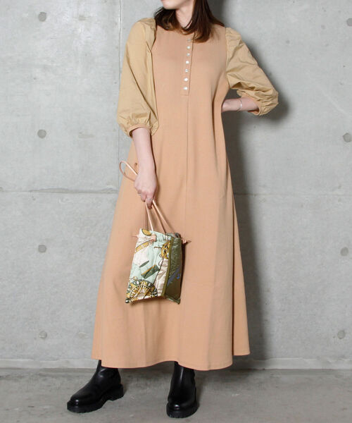 fredy emue(フレディエミュ)の「袖ボリュームドッキングロングワンピース(ワンピース・レディース・ブラック/ベージュ・36/38)」の4枚目の写真