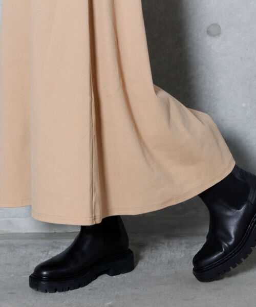 fredy emue(フレディエミュ)の「袖ボリュームドッキングロングワンピース(ワンピース・レディース・ブラック/ベージュ・36/38)」の18枚目の写真