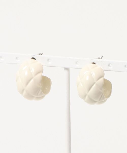 VIS（ビス）の「キルティングピアス（ピアス（両耳用）・レディース・オフホワイト/ダークラベンダー・FREE）」の4枚目の写真