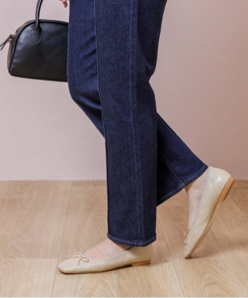 flower（フラワー）の「ピンタックデニムパンツ（デニムパンツ・レディース・ネイビー/ホワイト・MEDIUM/SMALL）」の7枚目の写真