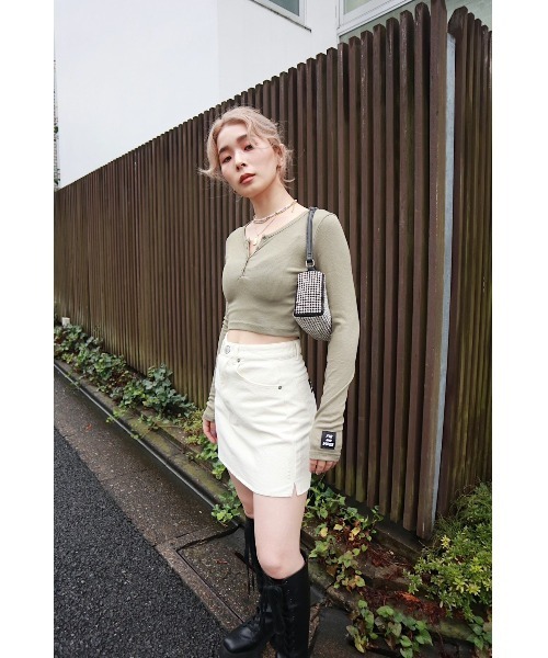 FIG&VIPER（フィグアンドバイパー）の「ヘンリーcomfyロンT（Tシャツ/カットソー・レディース・ホワイト/カーキ/ブラック/ライトグレー/サックスブルー・FREE）」の6枚目の写真