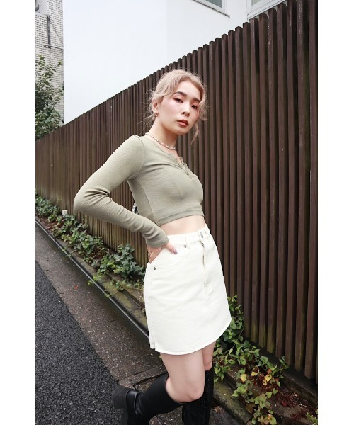 FIG&VIPER（フィグアンドバイパー）の「ヘンリーcomfyロンT（Tシャツ/カットソー・レディース・ホワイト/カーキ/ブラック/ライトグレー/サックスブルー・FREE）」の17枚目の写真