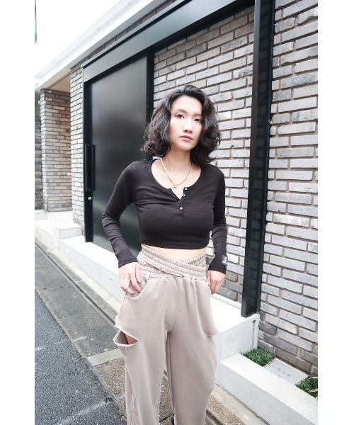 FIG&VIPER（フィグアンドバイパー）の「ヘンリーcomfyロンT（Tシャツ/カットソー・レディース・ホワイト/カーキ/ブラック/ライトグレー/サックスブルー・FREE）」の7枚目の写真