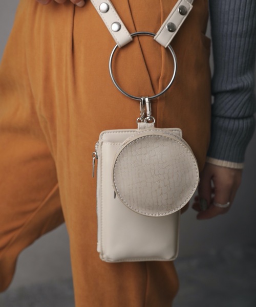 ap retro(アプレトロ)の「リングショルダーバック(ハンドバッグ・レディース・ホワイト/モカ/ブラック/オレンジ/サックスブルー・FREE)」の2枚目の写真