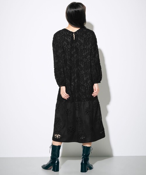 GRACE CONTINENTAL(グレースコンチネンタル)の「レースコンビロングワンピ(ワンピース・レディース・ブラック・36)」の14枚目の写真