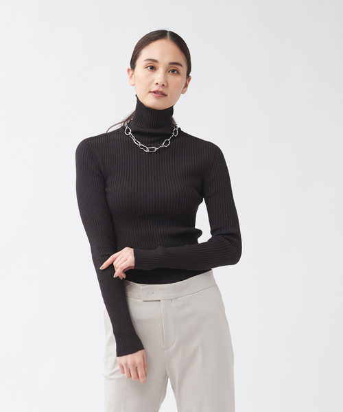 qualite（カリテ）の「【定番】【新色登場】シームレスタートルニット（ニット/セーター・レディース・ホワイト/ブラック/ブルー/オレンジ系その他・フリー）」の6枚目の写真