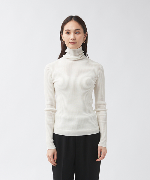 qualite（カリテ）の「【定番】【新色登場】シームレスタートルニット（ニット/セーター・レディース・ホワイト/ブラック/ブルー/オレンジ系その他・フリー）」の21枚目の写真