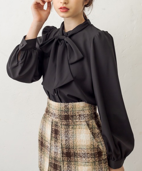 OLIVE des OLIVE（オリーブデオリーブ）の「【人気アイテム再入荷】ボウタイブラウス（シャツ/ブラウス・レディース・ライトブラウン/オフホワイト/ブラウン/ベージュ/ブラック/ワンウォッシュ・FREE）」の3枚目の写真