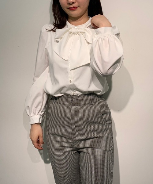 OLIVE des OLIVE（オリーブデオリーブ）の「【人気アイテム再入荷】ボウタイブラウス（シャツ/ブラウス・レディース・ライトブラウン/オフホワイト/ブラウン/ベージュ/ブラック/ワンウォッシュ・FREE）」の8枚目の写真