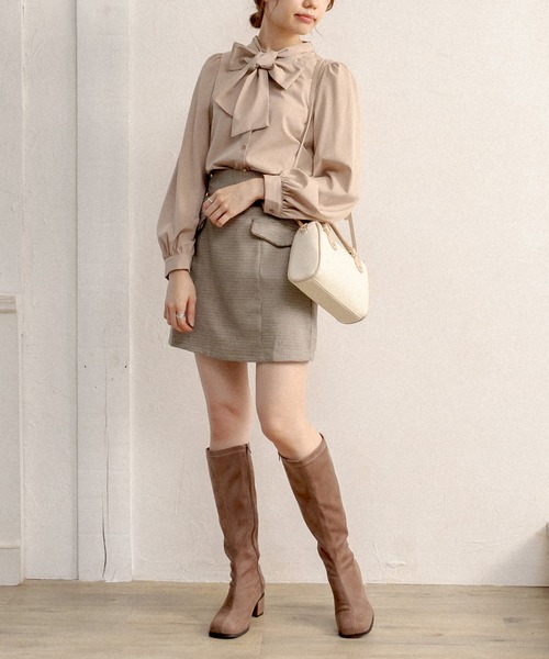 OLIVE des OLIVE（オリーブデオリーブ）の「【人気アイテム再入荷】ボウタイブラウス（シャツ/ブラウス・レディース・ライトブラウン/オフホワイト/ブラウン/ベージュ/ブラック/ワンウォッシュ・FREE）」の13枚目の写真