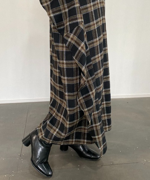 CAPRICIEUX LE'MAGE（カプリシューレマージュ）の「チェックバックラッフルワンピース（ワンピース・レディース・ブラック/ブラウン/ベージュ・FREE）」の4枚目の写真